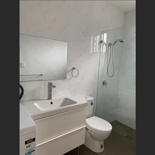Granny Flat 1 phòng thoáng mát ở Yagoona cho thuê