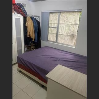 Unit đối diện Woolworld Cabramatta dư 1 phòng cho share